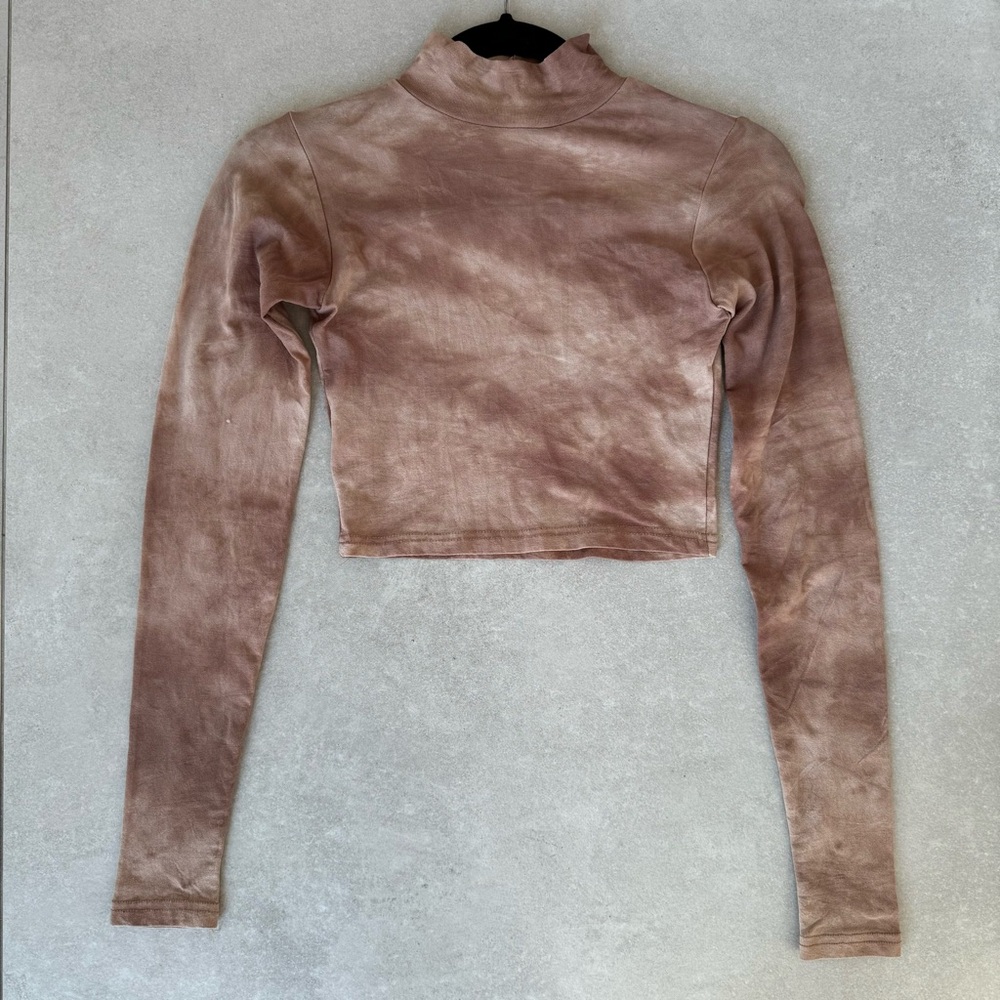STORETS TYE DYE LONG SLEEVE CROP TOP